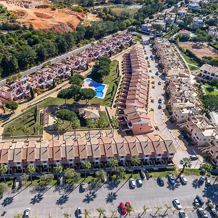 بيت للعطل Simone By Intiholidays كوارتيرا